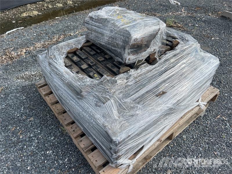  Quantity of 420mm Rubber Insert Track Shoes مكونات أخرى