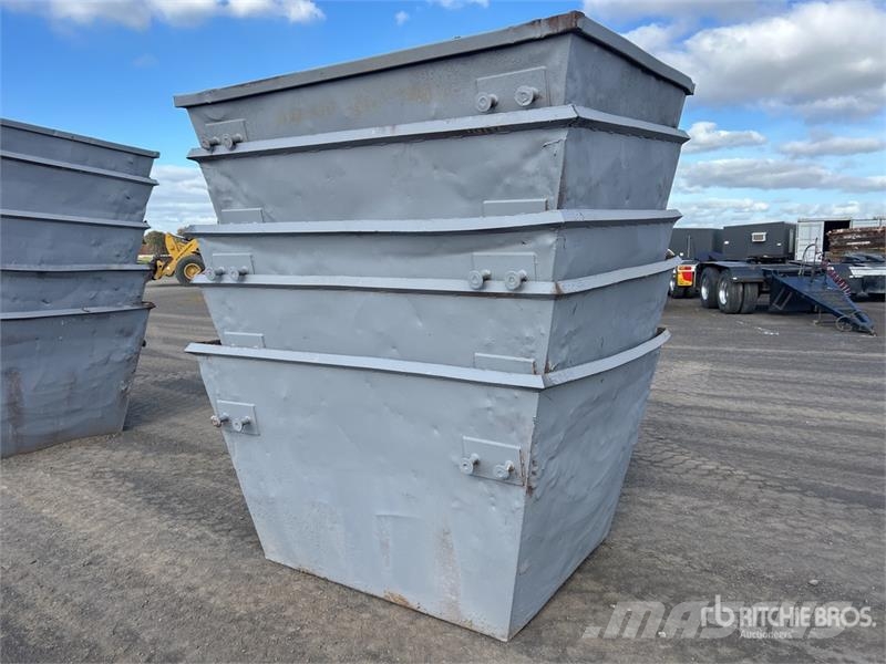  Quantity of (5) 3 m3 Skip Waste Container Muu