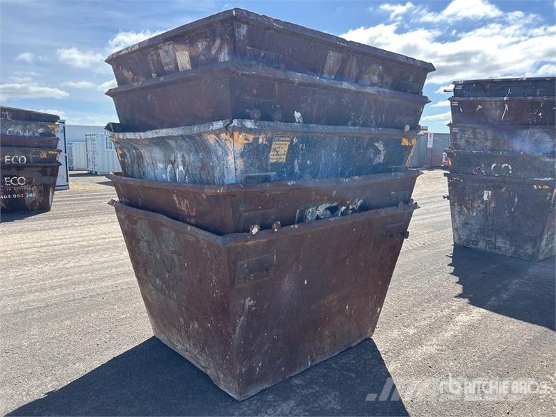  Quantity of (5) 3 m3 Skip Waste Container معدات البناء - غير ذلك