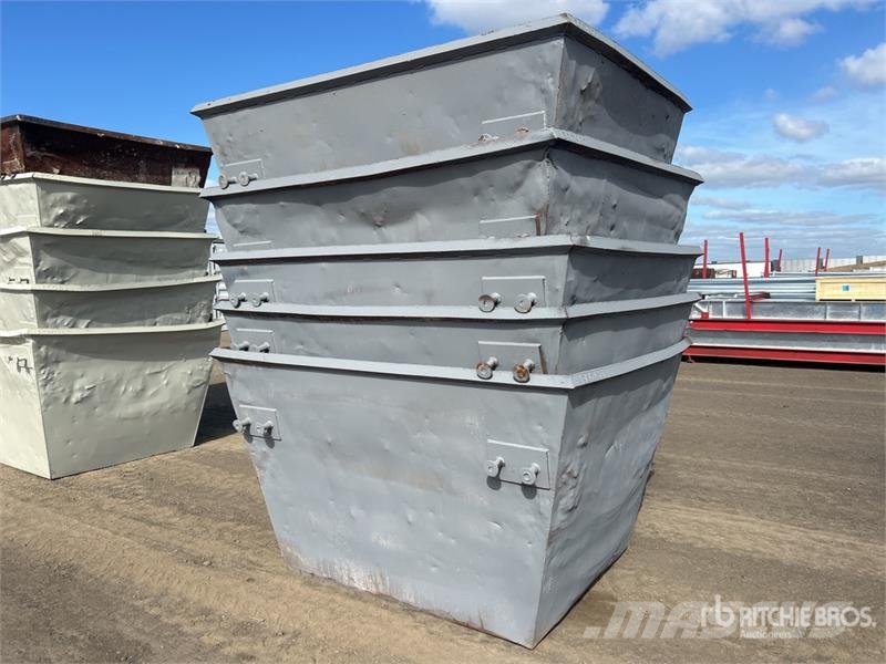  Quantity of (5) 3 m3 Skip Waste Container معدات البناء - غير ذلك