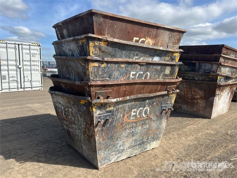  Quantity of (5) 3 m3 Skip Waste Container معدات البناء - غير ذلك