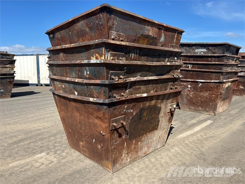  Quantity of (5) 3 m3 Skip Waste Container معدات البناء - غير ذلك