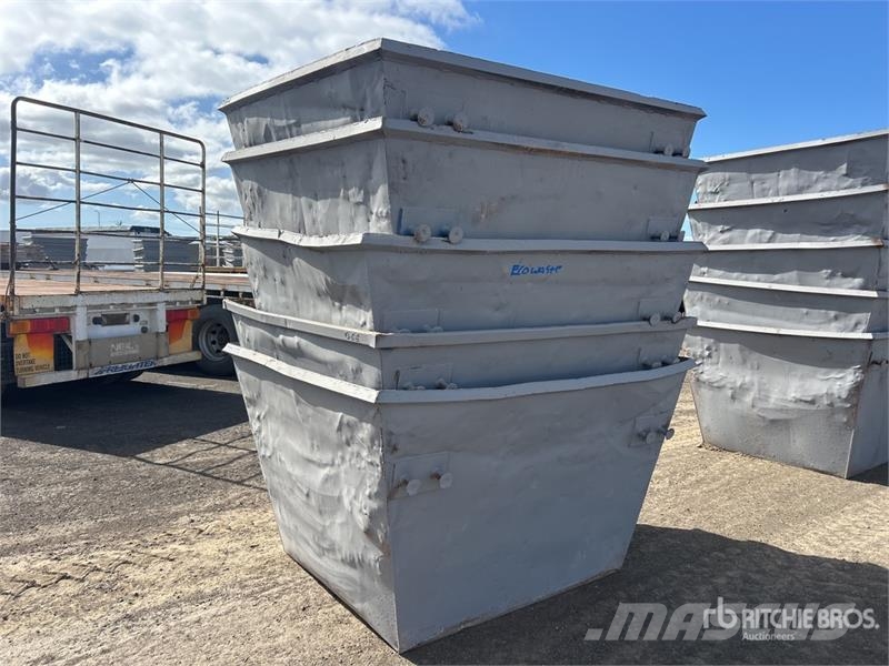 Quantity of (5) 3 m3 Skip Waste Container Costruzioni - Altro