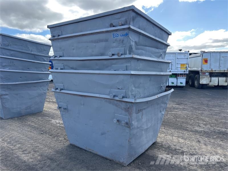  Quantity of (5) 3 m3 Skip Waste Container Muu