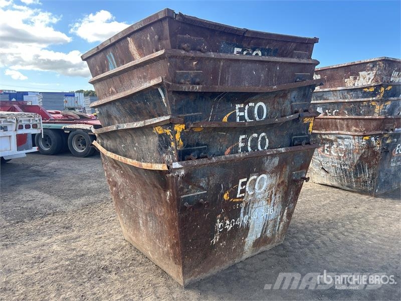 Quantity of (5) 3 m3 Skip Waste Container معدات البناء - غير ذلك