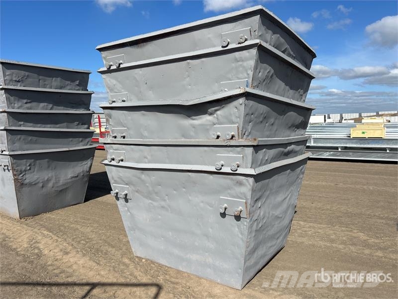 Quantity of (5) 3 m3 Skip Waste Container Costruzioni - Altro