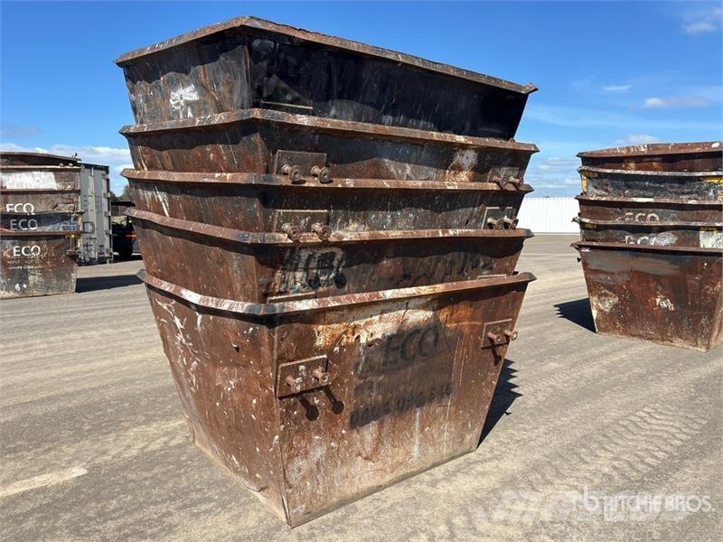  Quantity of (5) 3 m3 Skip Waste Container معدات البناء - غير ذلك