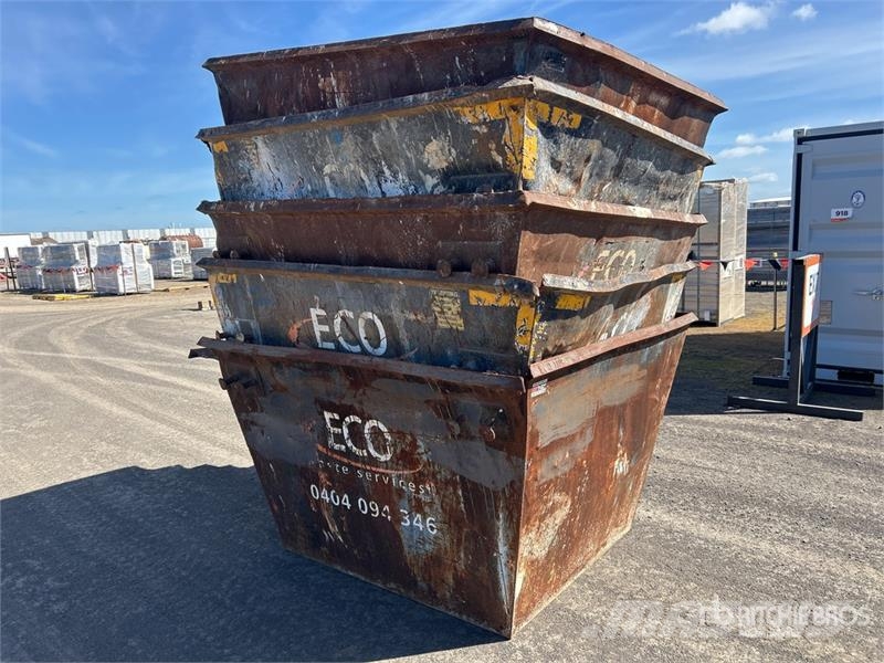  Quantity of (5) 3 m3 Skip Waste Container معدات البناء - غير ذلك