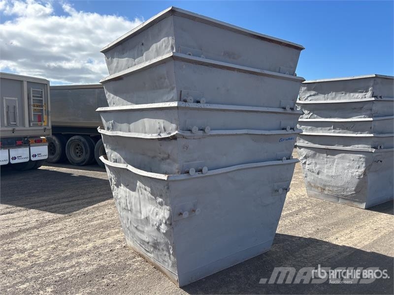 Quantity of (5) 3 m3 Skip Waste Container Muu