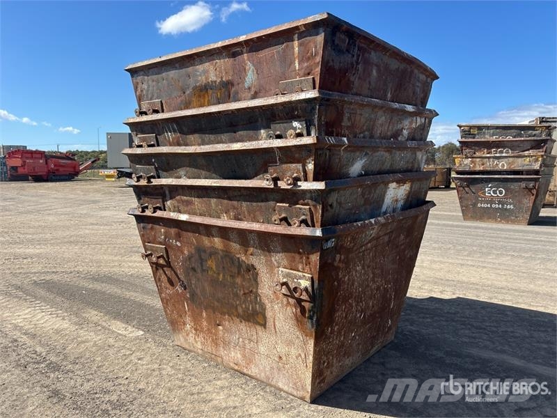  Quantity of (5) 3 m3 Skip Waste Container معدات البناء - غير ذلك