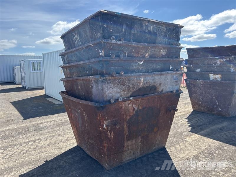  Quantity of (5) 3 m3 Skip Waste Container معدات البناء - غير ذلك