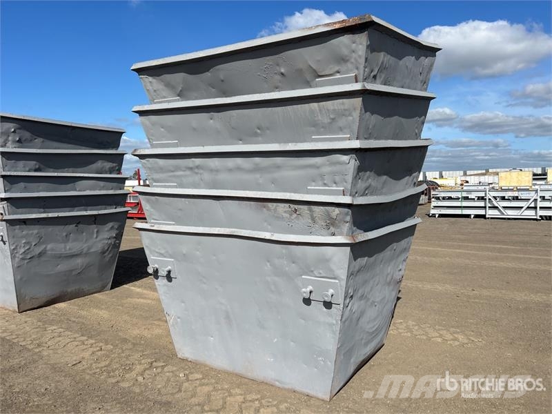 Quantity of (5) 3 m3 Skip Waste Container Costruzioni - Altro