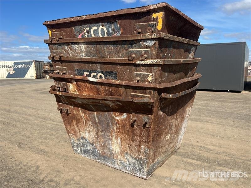  Quantity of (5) 3 m3 Skip Waste Container معدات البناء - غير ذلك