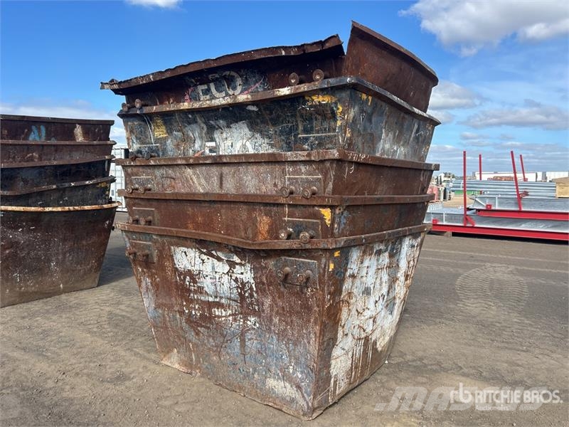  Quantity of (5) 3 m3 Skip Waste Container معدات البناء - غير ذلك