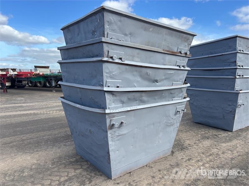 Quantity of (5) 3 m3 Skip Waste Container Costruzioni - Altro