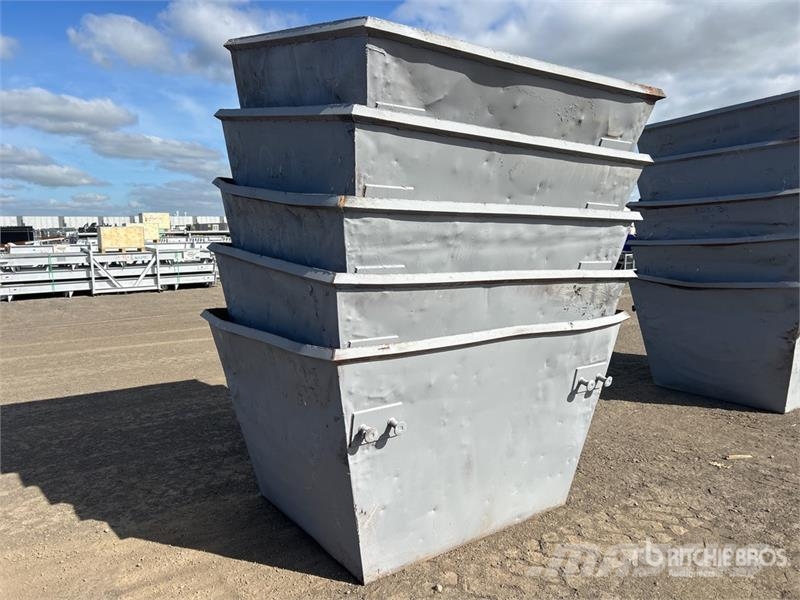 Quantity of (5) 3 m3 Skip Waste Container Costruzioni - Altro