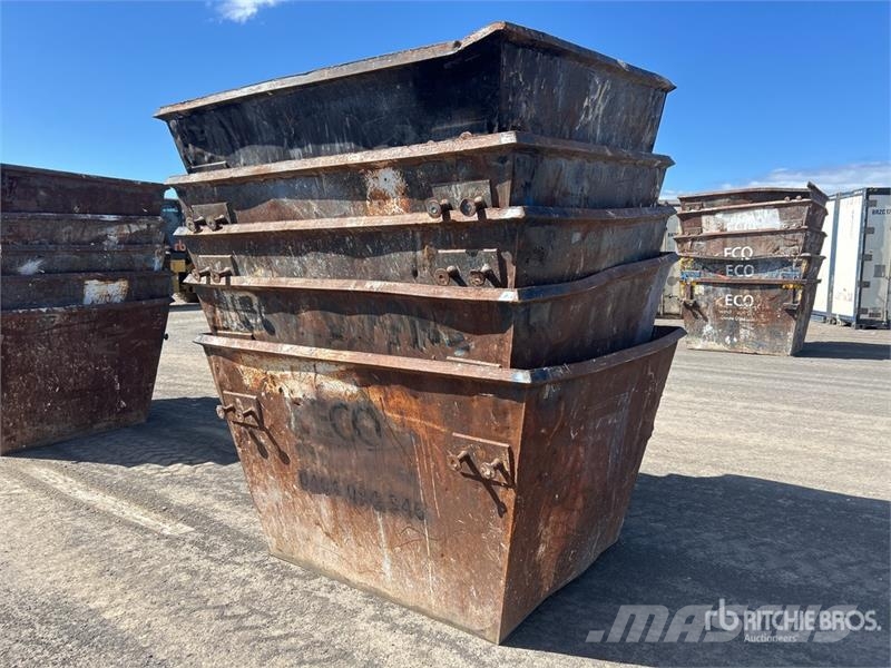  Quantity of (5) 3 m3 Skip Waste Container معدات البناء - غير ذلك