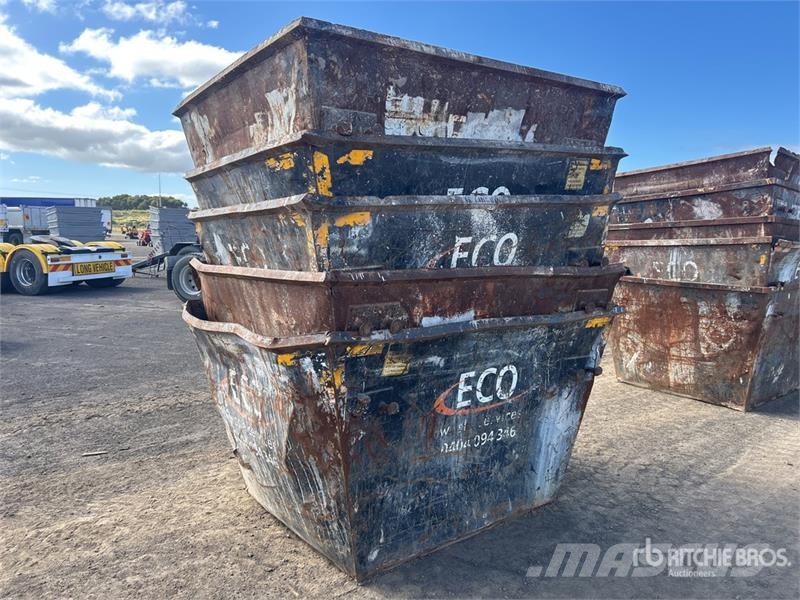  Quantity of (5) 3 m3 Skip Waste Container معدات البناء - غير ذلك