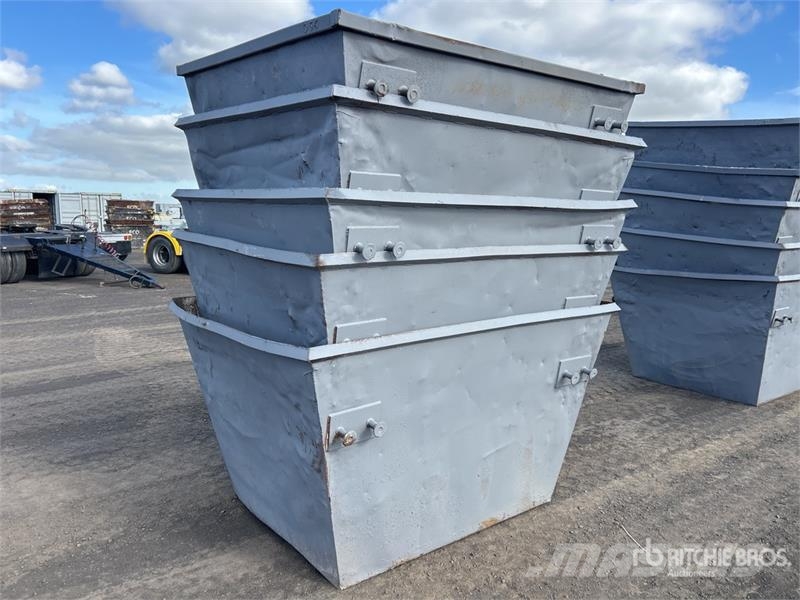  Quantity of (5) 3 m3 Skip Waste Container Muu