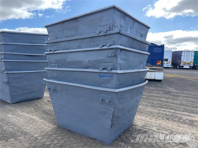 Quantity of (5) 3 m3 Skip Waste Container Costruzioni - Altro