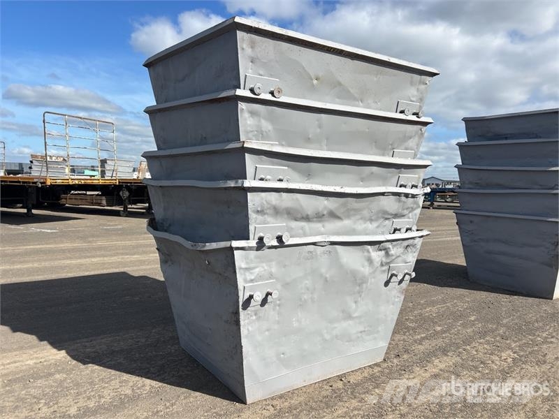 Quantity of (5) 3 m3 Skip Waste Container Muu