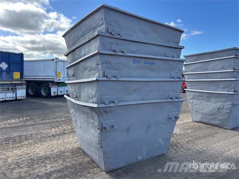  Quantity of (5) 3 m3 Skip Waste Container معدات البناء - غير ذلك