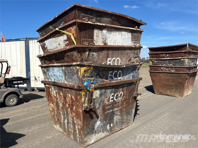  Quantity of (5) 3 m3 Skip Waste Container معدات البناء - غير ذلك