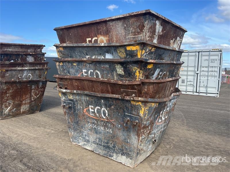  Quantity of (5) 3 m3 Skip Waste Container معدات البناء - غير ذلك