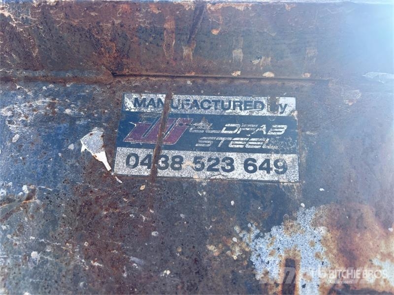  Quantity of (5) 3 m3 Skip Waste Container معدات البناء - غير ذلك