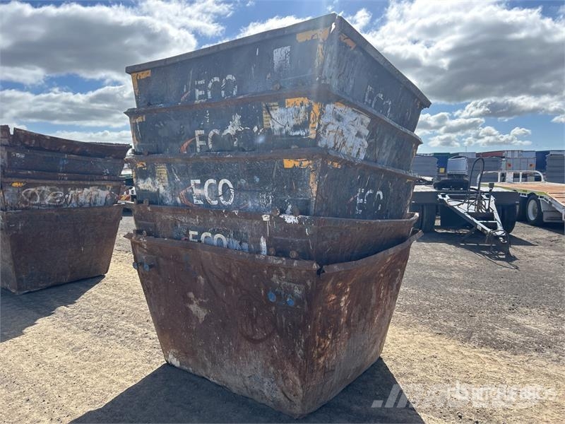 Quantity of (5) 3 m3 Skip Waste Container معدات البناء - غير ذلك