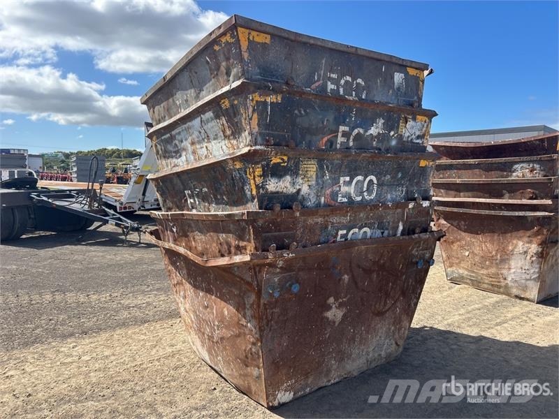 Quantity of (5) 3 m3 Skip Waste Container معدات البناء - غير ذلك
