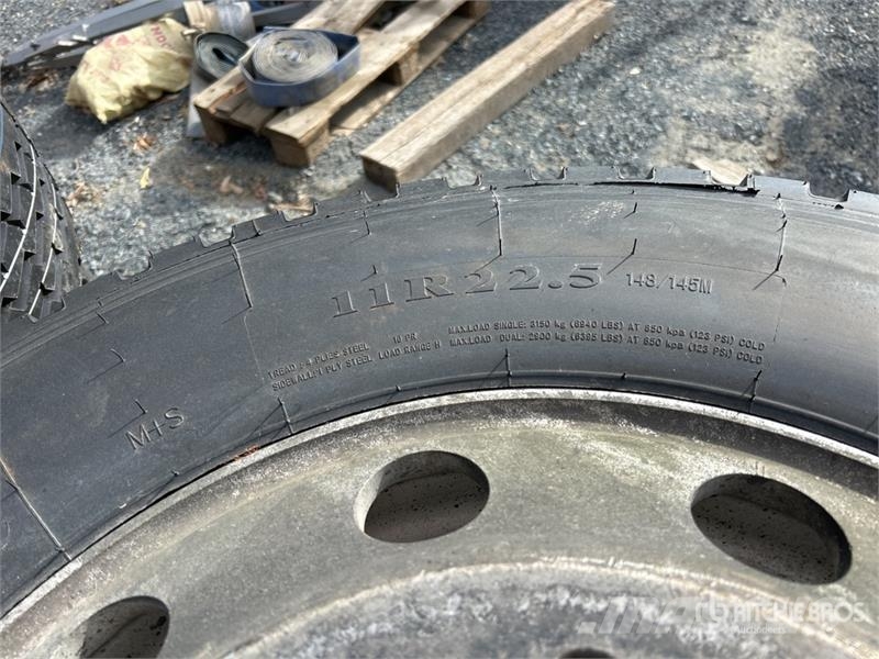 Quantity of (6) 11R22.5 Tires (Unused) Gume, točkovi i felne