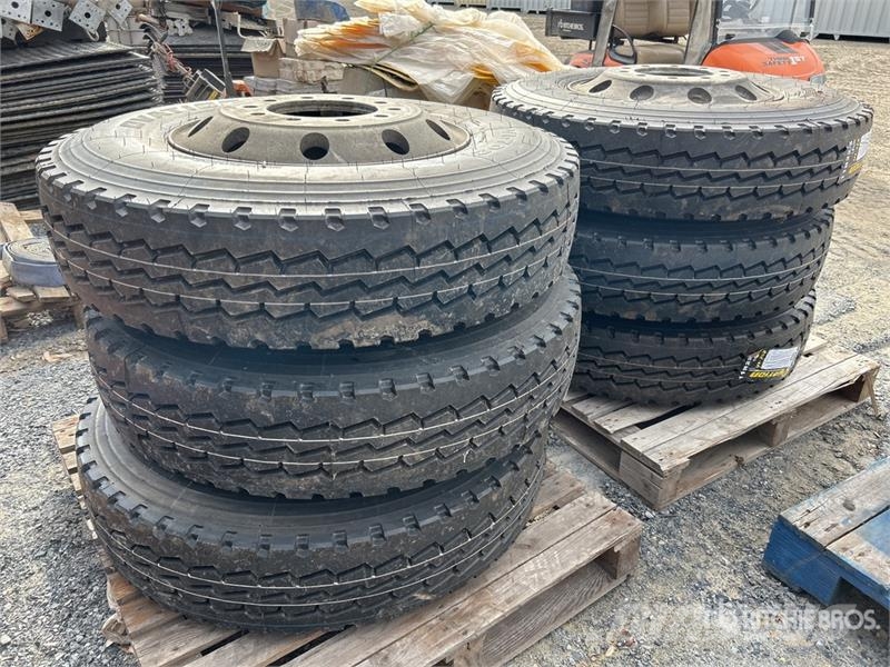 Quantity of (6) 11R22.5 Tires (Unused) Gume, točkovi i felne