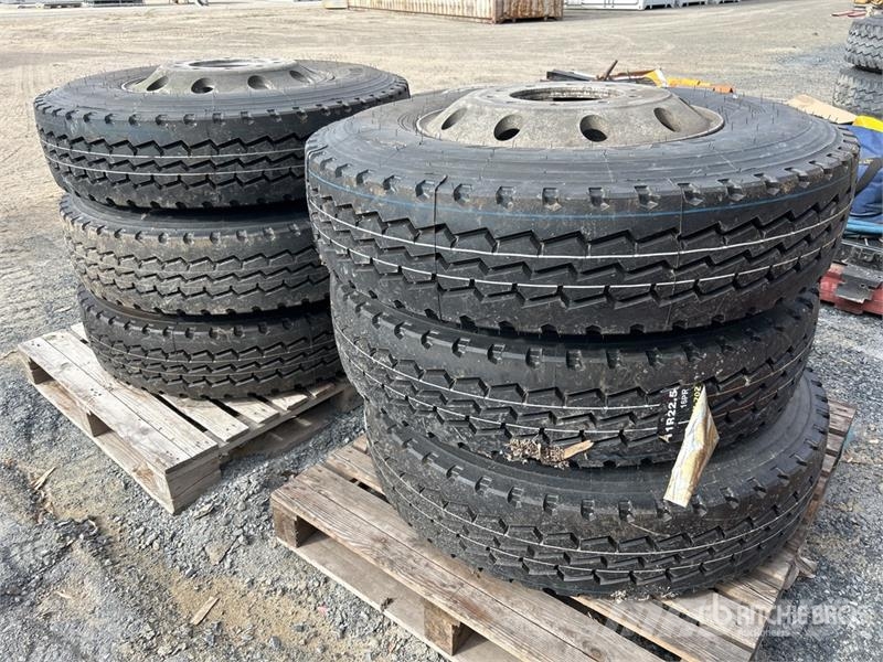 Quantity of (6) 11R22.5 Tires (Unused) Gume, točkovi i felne