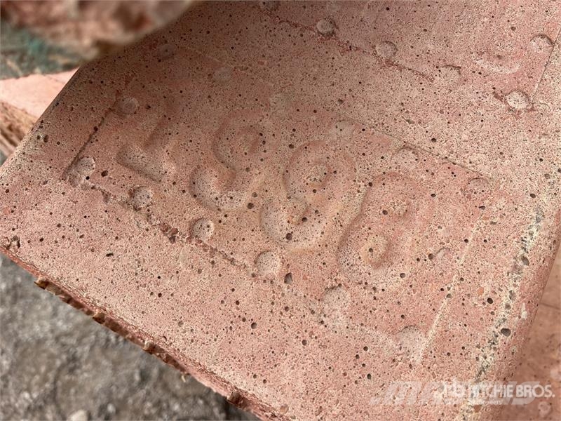 Quantity of (6) Concrete Railway Sleepers Інші причепи