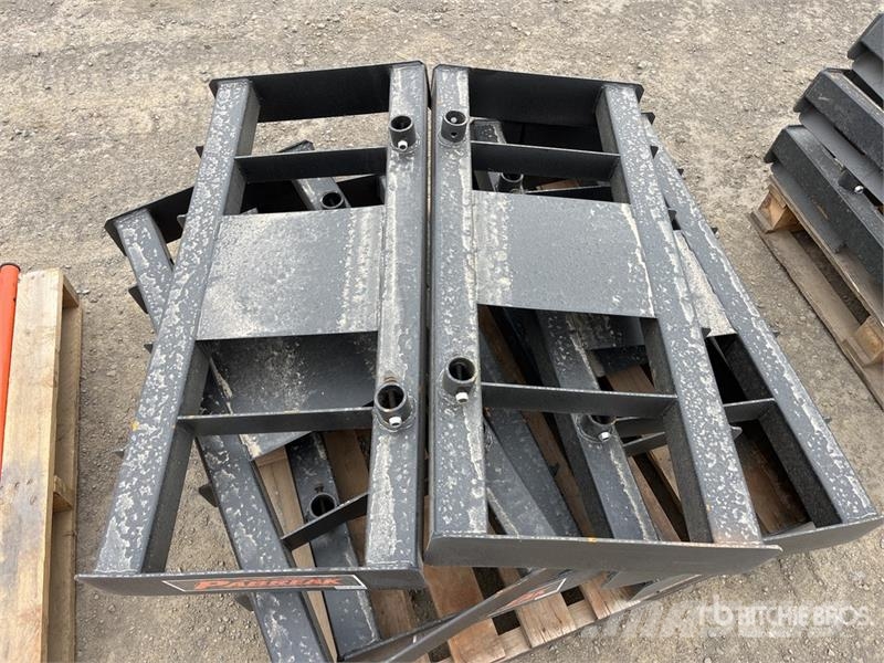 Quantity of (6) PABREAK GCC56 1140 mm Skid Steer Drugi deli