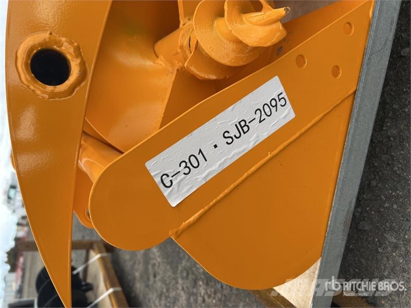  Quantity of (8)  GIYI Cat 301 GYA-8 Mini Excavator Other components