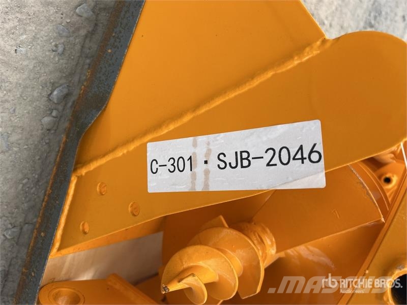 Quantity of (8) GIYI Cat 301 GYA-8 Mini Excavator Drugi deli