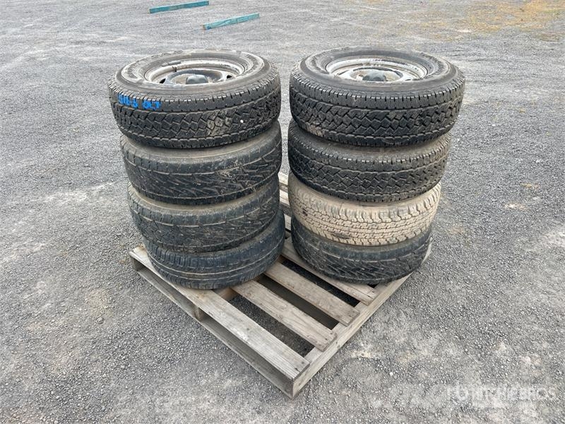 Quantity of 8 Tyres Tyres, wheels and rims