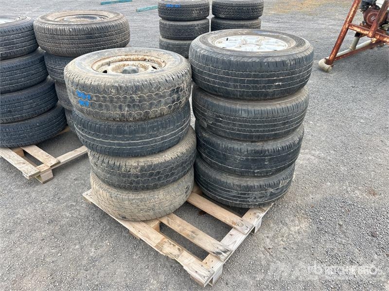  Quantity of 8 Tyres Tyres, wheels and rims