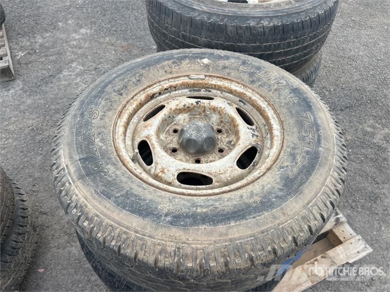  Quantity of 8 Tyres Tyres, wheels and rims