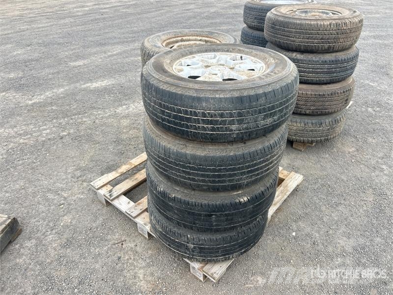  Quantity of 8 Tyres Tyres, wheels and rims