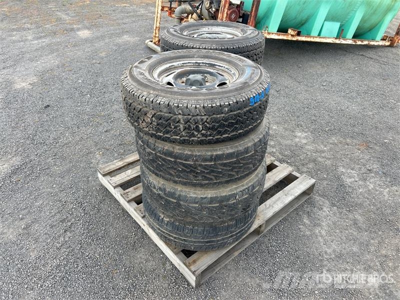 Quantity of 8 Tyres Tyres, wheels and rims