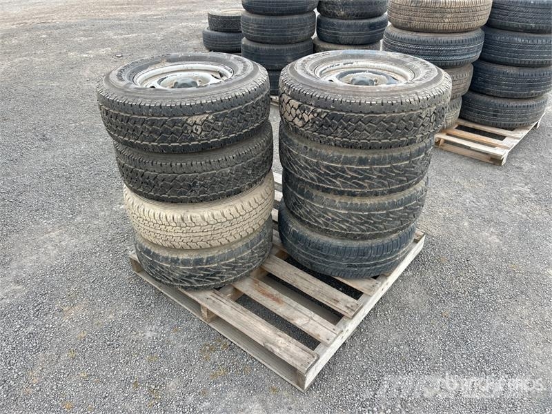 Quantity of 8 Tyres Tyres, wheels and rims