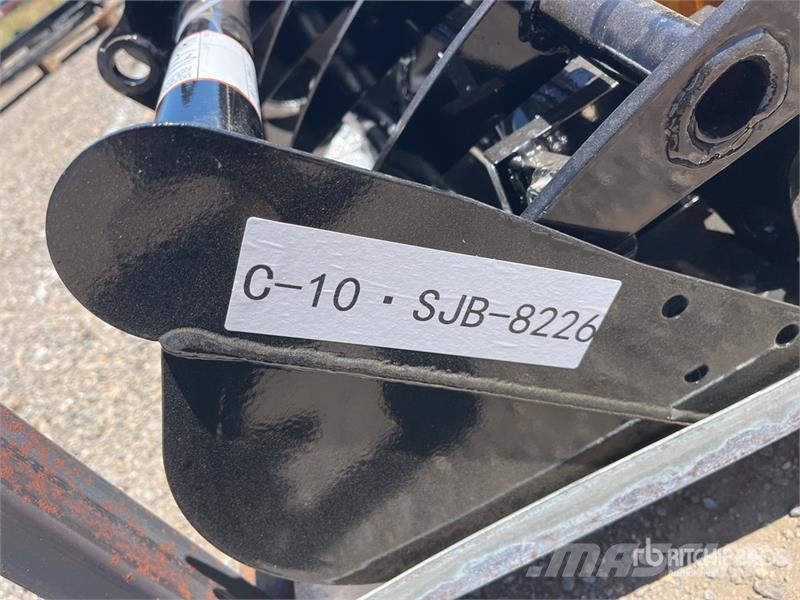 Quantity of (8) VICSEC VCA-8 Mini Excavator Attac Egyéb alkatrészek