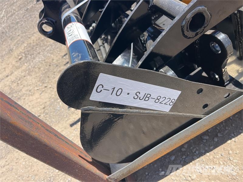 Quantity of (8) VICSEC VCA-8 Mini Excavator Attac Egyéb alkatrészek
