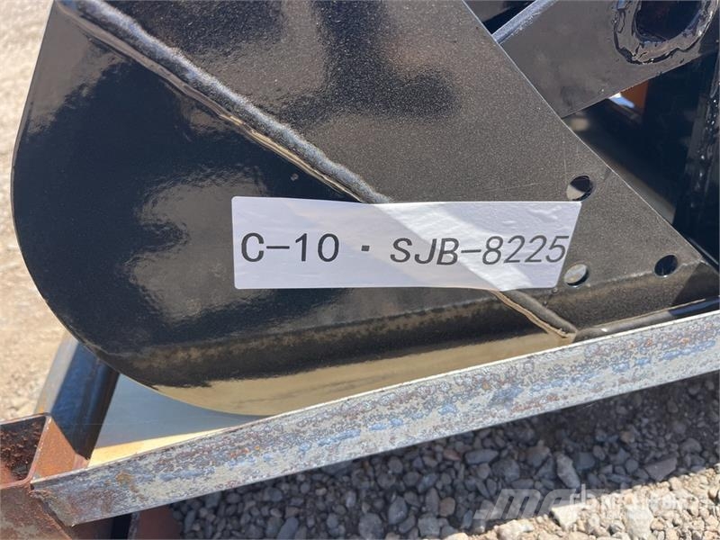 Quantity of (8) VICSEC VCA-8 Mini Excavator Attac Egyéb alkatrészek