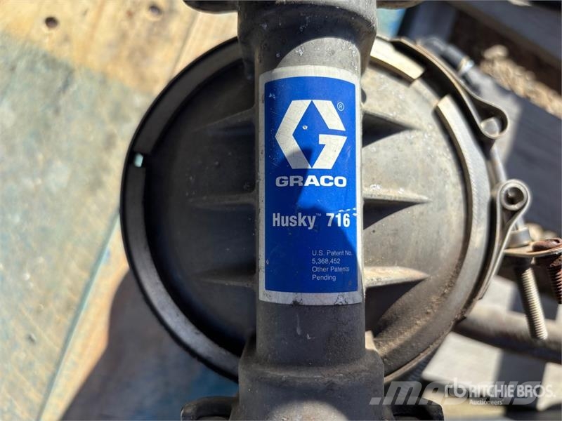  Quantity of Graco XD Hose Reels & Poly Tank Građevinarstvo – ostalo