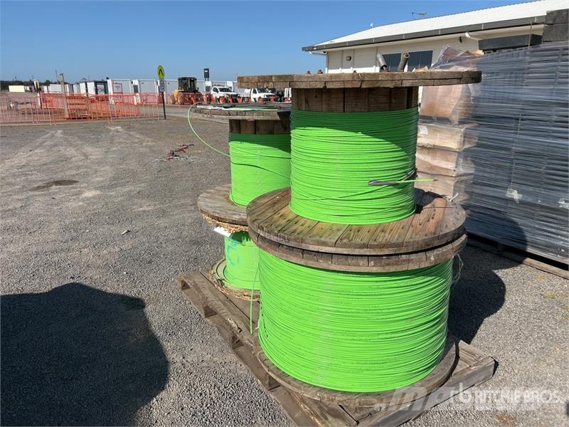 Quantity of Optic Fibre Cable Other components