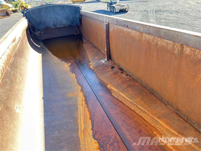 Roadwest 8.4 m Tri/A Side Dump Trailer Bañera